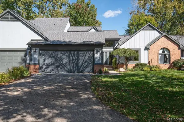 2762 Lochmoor #17, Lake Orion, MI 48360