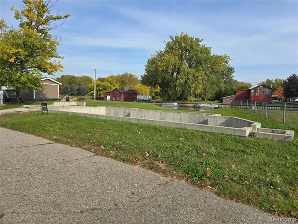 648 Davis, Sebewaing, MI 48759