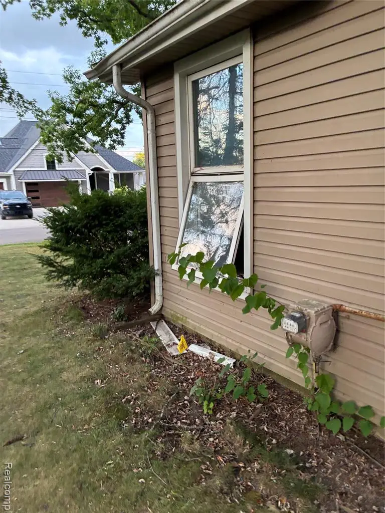 8059 Flagstaff, Commerce Township, MI 48382 - #3