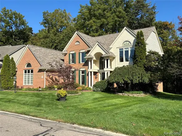 40054 Woodside, Northville, MI 48168