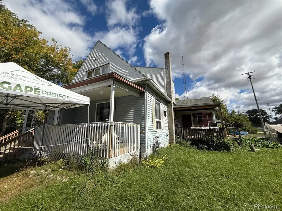 954 S 12th, Saginaw, MI 48601 - #2