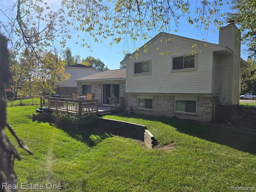5506 Fox Chase, Clarkston, MI 48346 - #2
