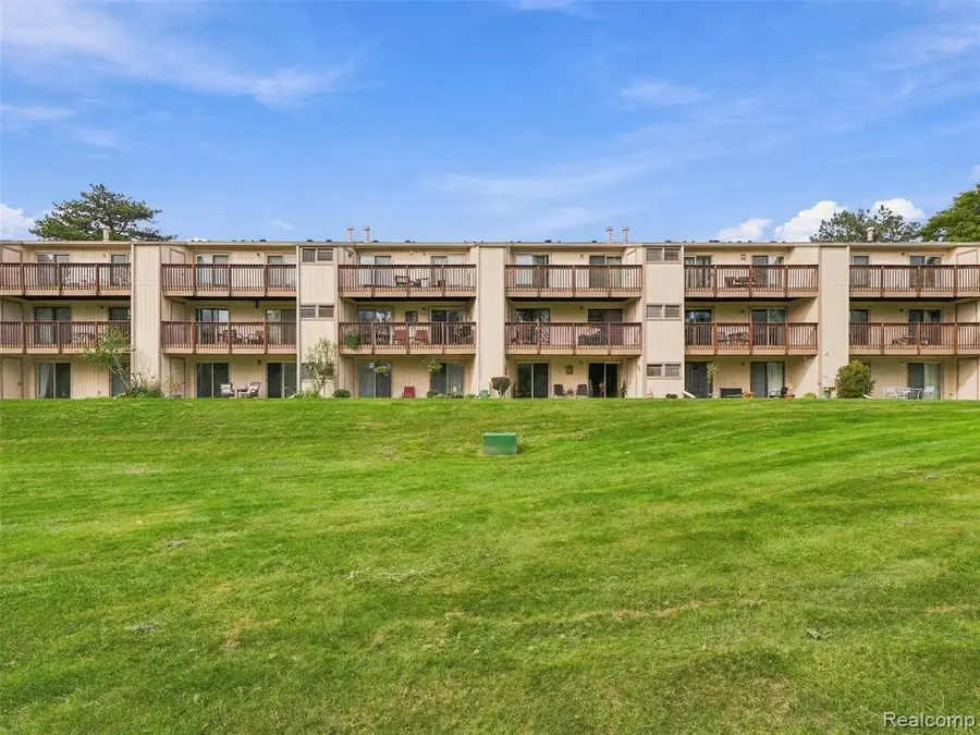 1677 Riverside #13, Rochester Hills, MI 48309 - #2