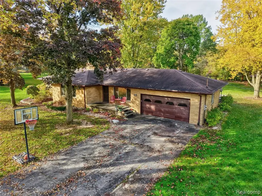 3142 Coin, Burton, MI 48519 - #2