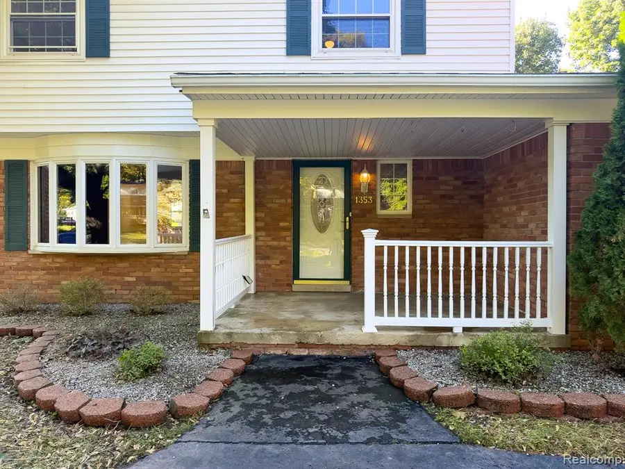 1353 Alhi, Waterford, MI 48328 - #2