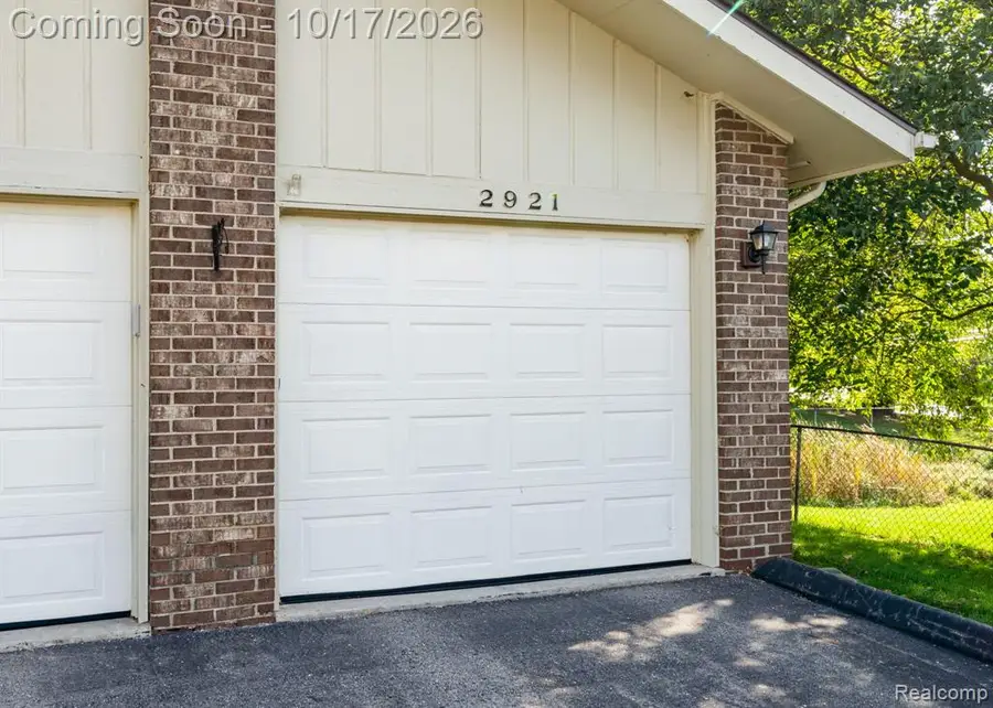 2921 Country Club, Rochester Hills, MI 48309 - #3