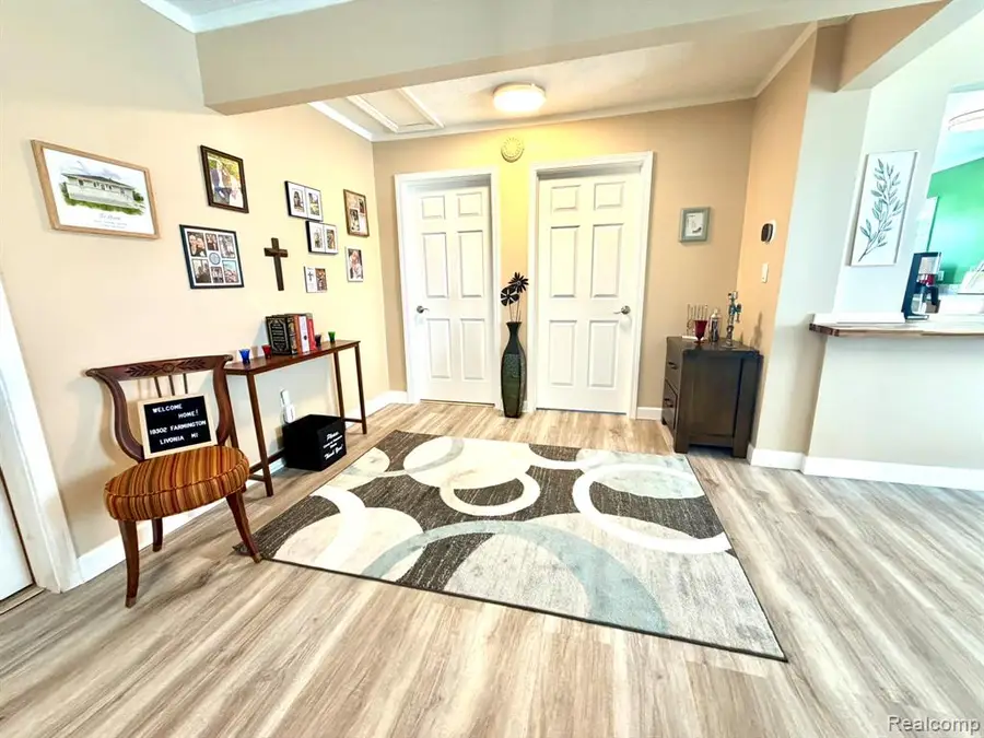 19302 Farmington, Livonia, MI 48152 - #2