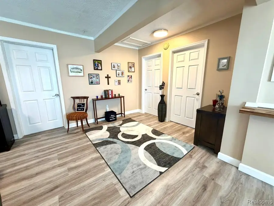 19302 Farmington, Livonia, MI 48152 - #3