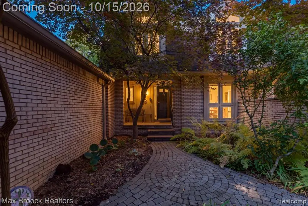 1168 Glenpointe, Bloomfield Hills, MI 48304 - #1