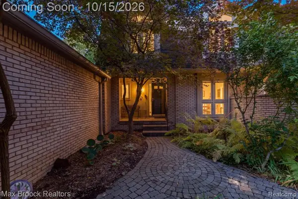1168 Glenpointe, Bloomfield Hills, MI 48304