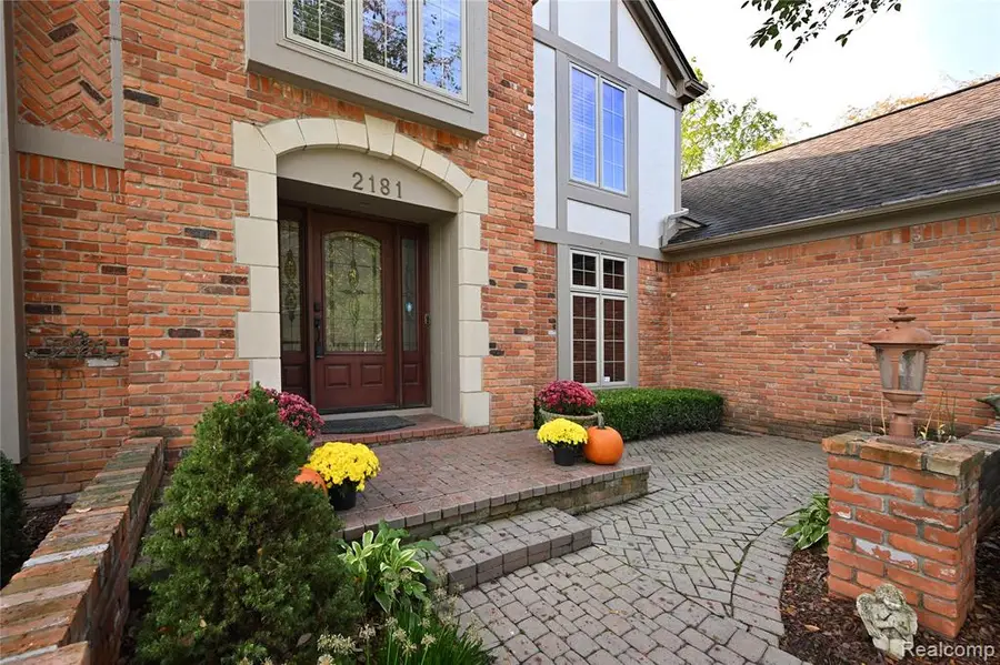 2181 Red Maple, Troy, MI 48098 - #2