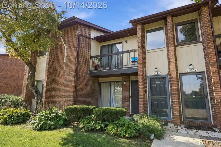 33537 Pondview #126, Livonia, MI 48152 - #2
