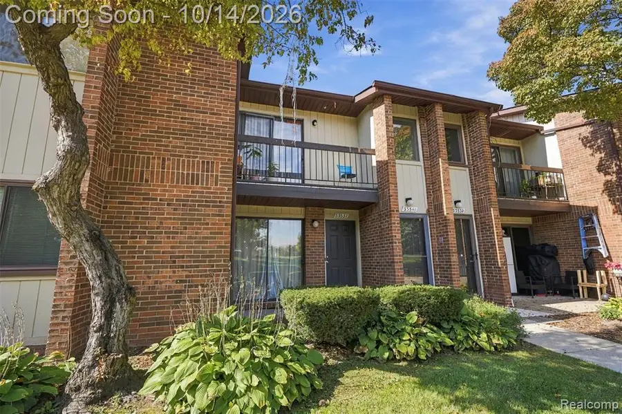 33537 Pondview #126, Livonia, MI 48152 - #3