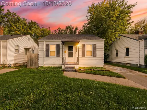 18565 Kenosha, Harper Woods, MI 48225