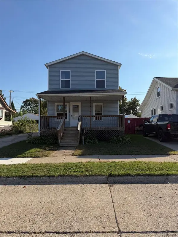 1422 E Granet, Hazel Park, MI 48030