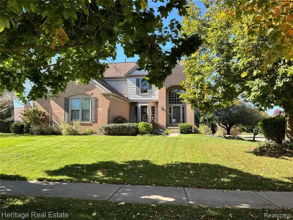 3787 Rolling Hills, Lake Orion, MI 48359
