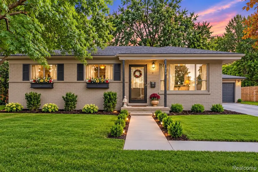 6063 Graper, Waterford, MI 48329 - #2