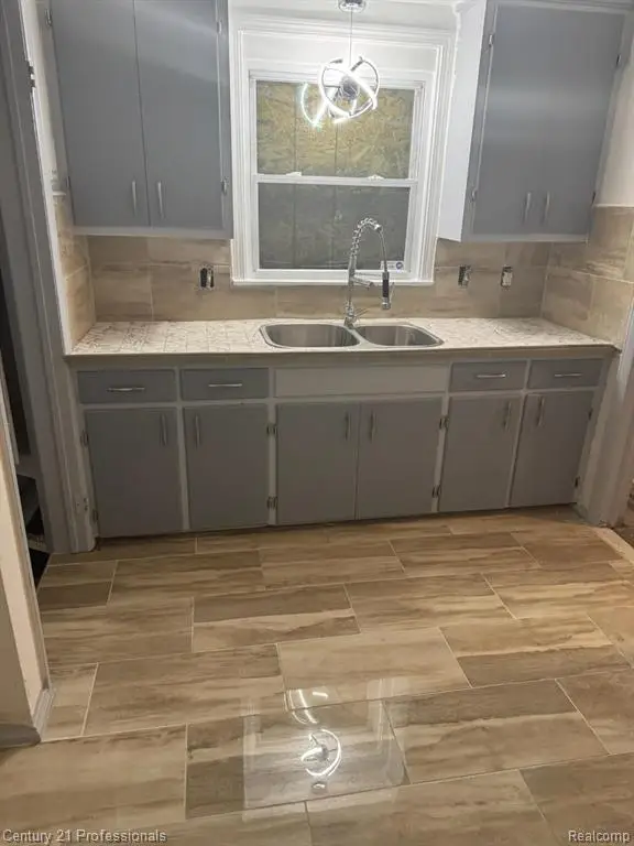 18471 Trinity, Detroit, MI 48219 - #3