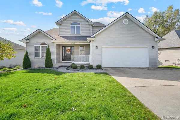 8303 Old Harbor, Grand Blanc, MI 48439