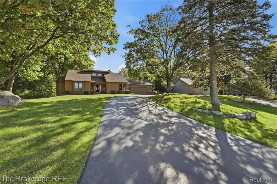 6549 Deer Ridge, Clarkston, MI 48348 - #3