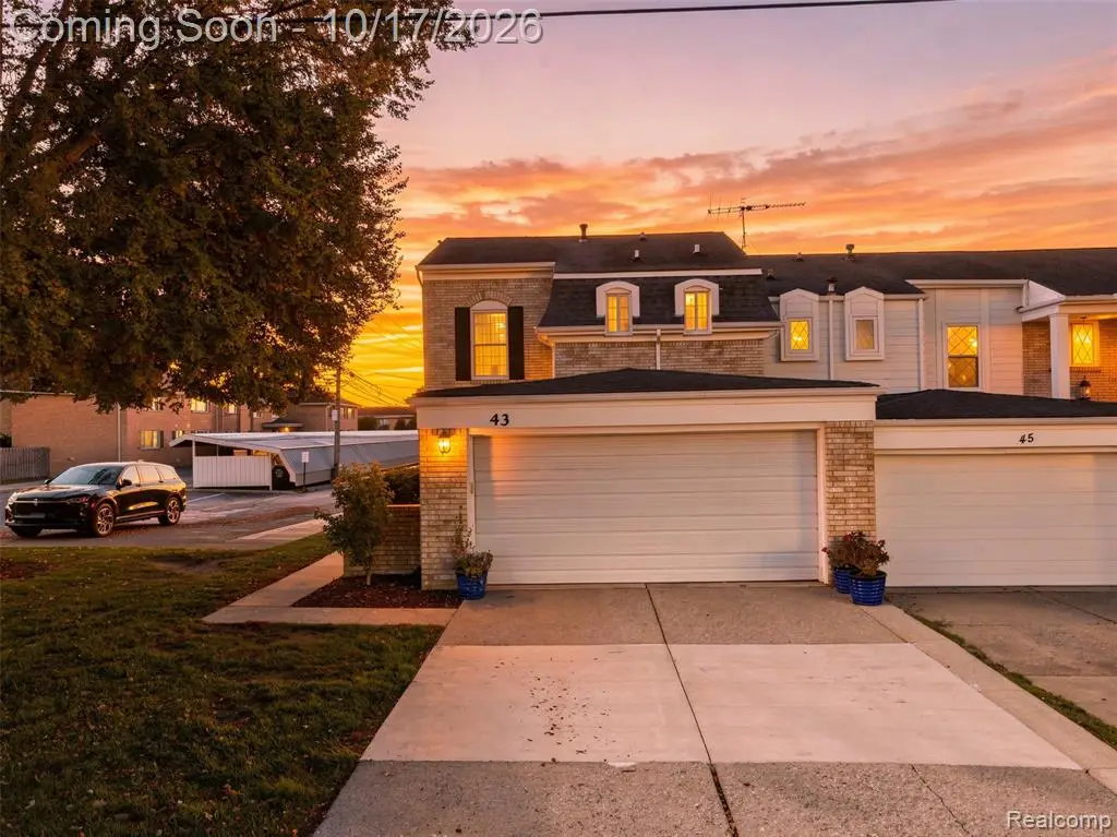 43 Canterbury Trail, Rochester Hills, MI 48309 - #1