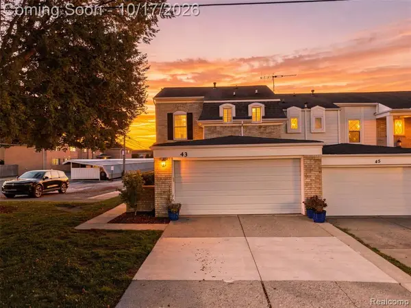43 Canterbury Trail, Rochester Hills, MI 48309