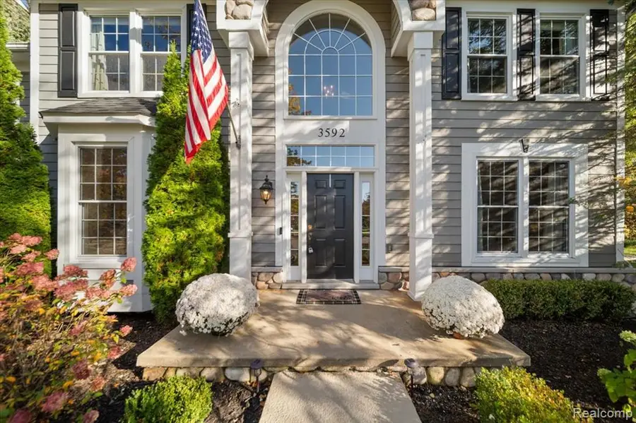 3592 Sunnyside, Rochester, MI 48306 - #3