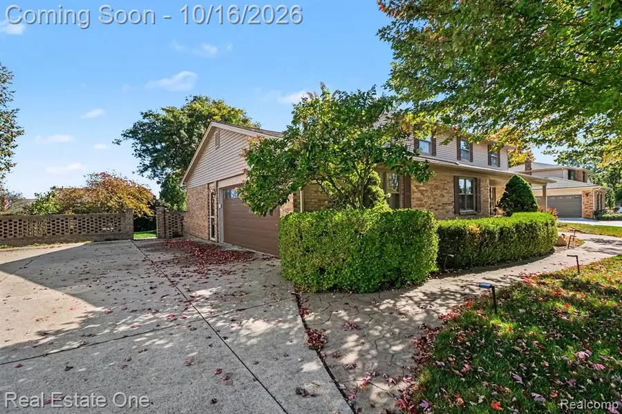 958 Langley, Rochester Hills, MI 48309 - #2