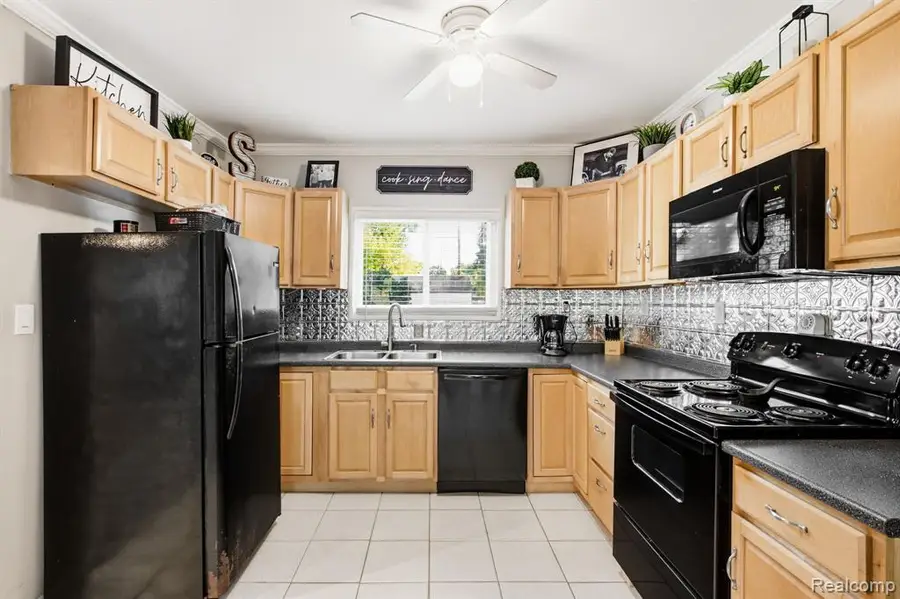 614 Division, Port Huron, MI 48060 - #2