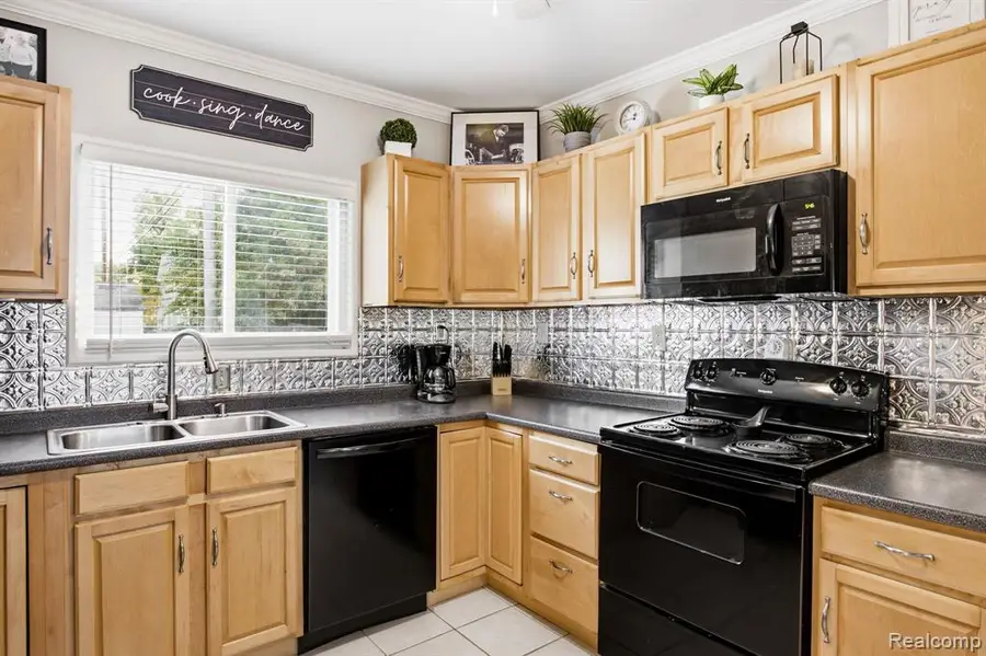 614 Division, Port Huron, MI 48060 - #3