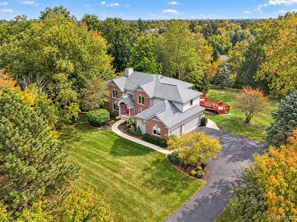 8805 Pebble Creek, Pinckney, MI 48169