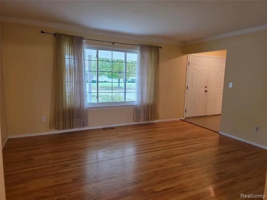 14434 Royal, Sterling Heights, MI 48312 - #3
