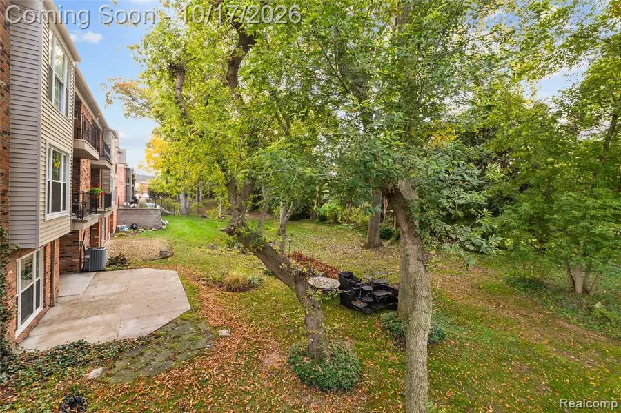 1665 Huntington, Rochester Hills, MI 48309 - #2