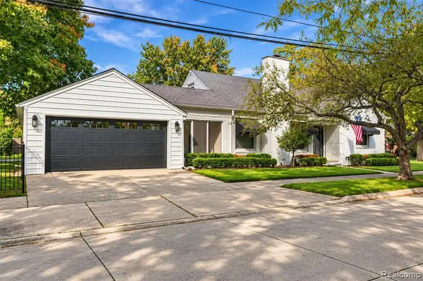 1843 Manchester, Grosse Pointe Woods, MI 48236