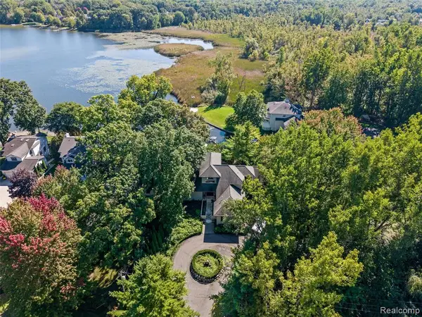285 Leota, Waterford, MI 48327
