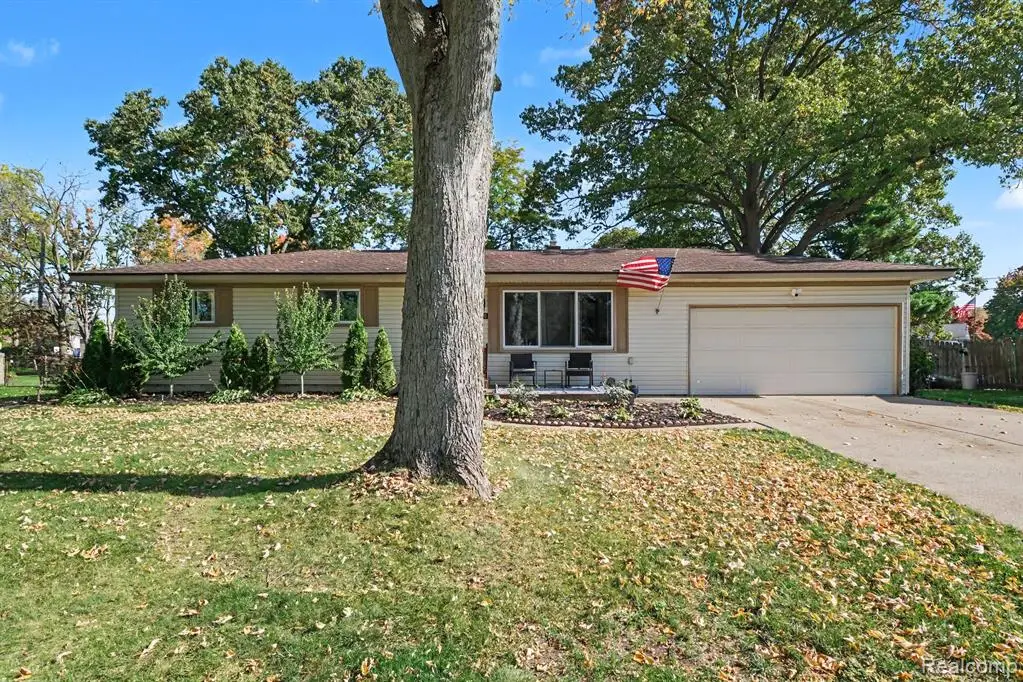 296 Hershey, Waterford, MI 48327 - #1