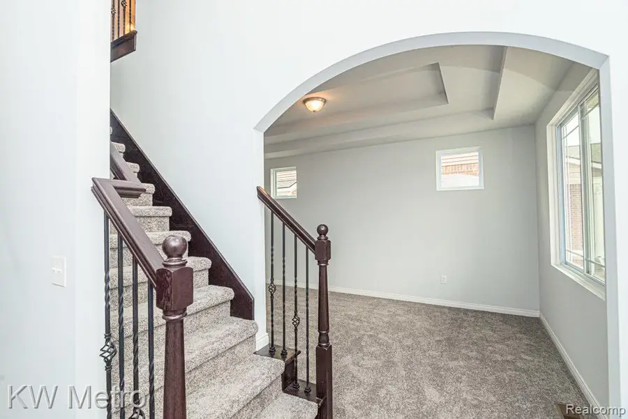 34683 John Bartley Circle W, Sterling Heights, MI 48310 - #3