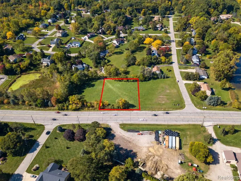 02 S Saginaw, Grand Blanc, MI 48439 - #1
