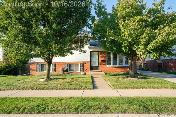 534 Saint John, Wyandotte, MI 48192