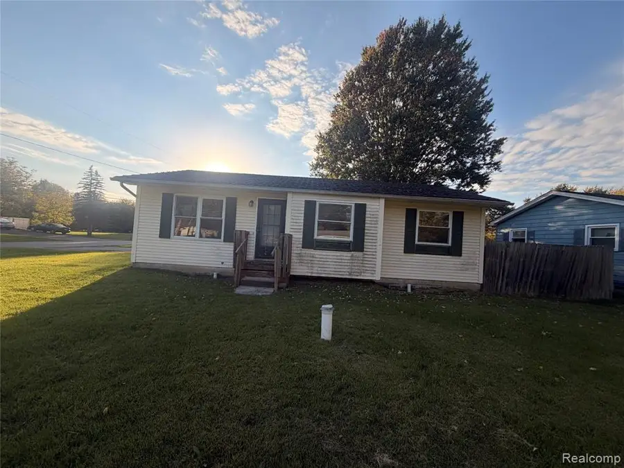 2088 Sandalwood, Burton, MI 48519 - #2