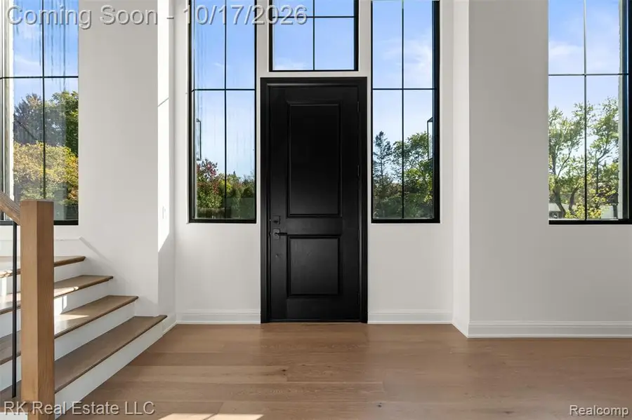 605 E Flint, Lake Orion, MI 48362 - #2