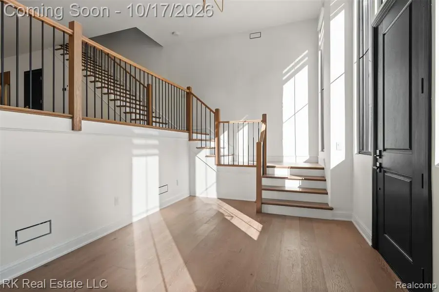 605 E Flint, Lake Orion, MI 48362 - #3