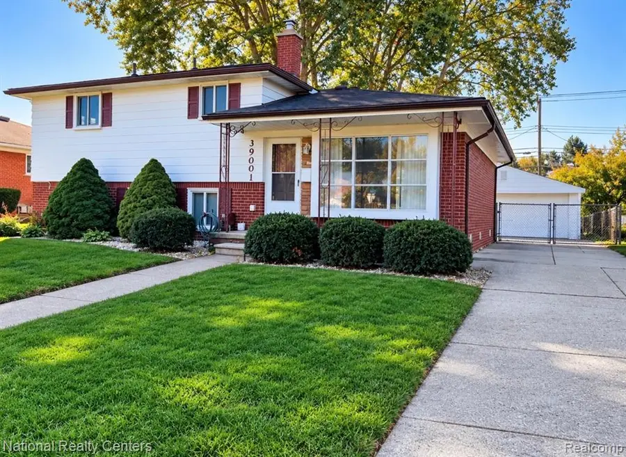 39001 Richland, Livonia, MI 48150 - #2