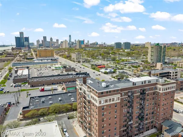 2900 E Jefferson #61-C8, Detroit, MI 48207