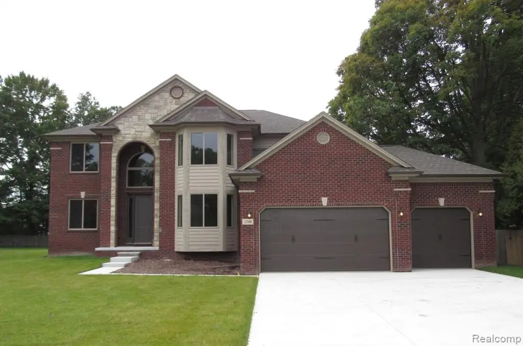 6831 John R, Troy, MI 48085 - #1