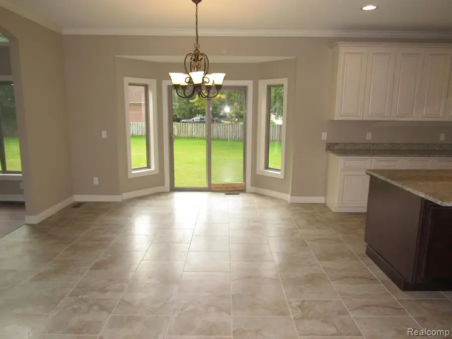 6831 John R, Troy, MI 48085 - #3
