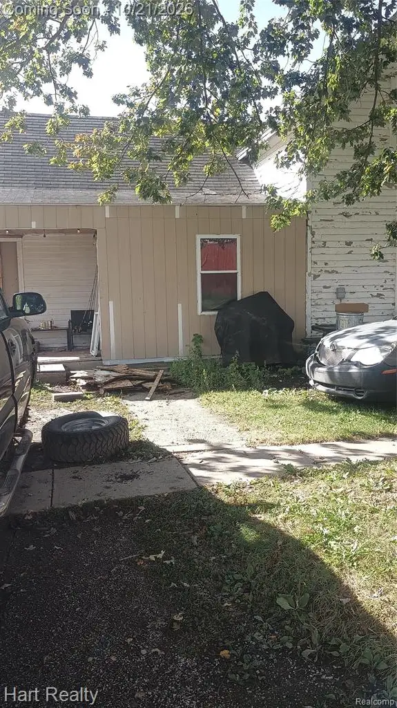 1303 Main, Snover, MI 48472