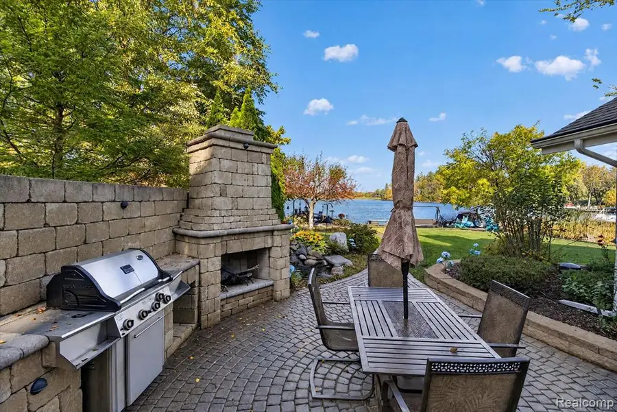 6055 Pinehurst, Clarkston, MI 48346 - #3