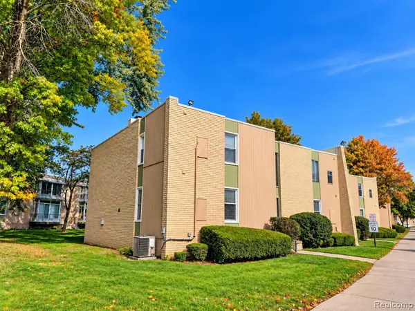 33379 Fargo, Livonia, MI 48152