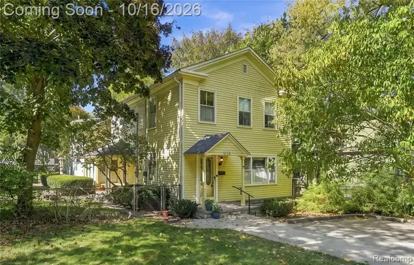 708 S Leroy, Fenton, MI 48430
